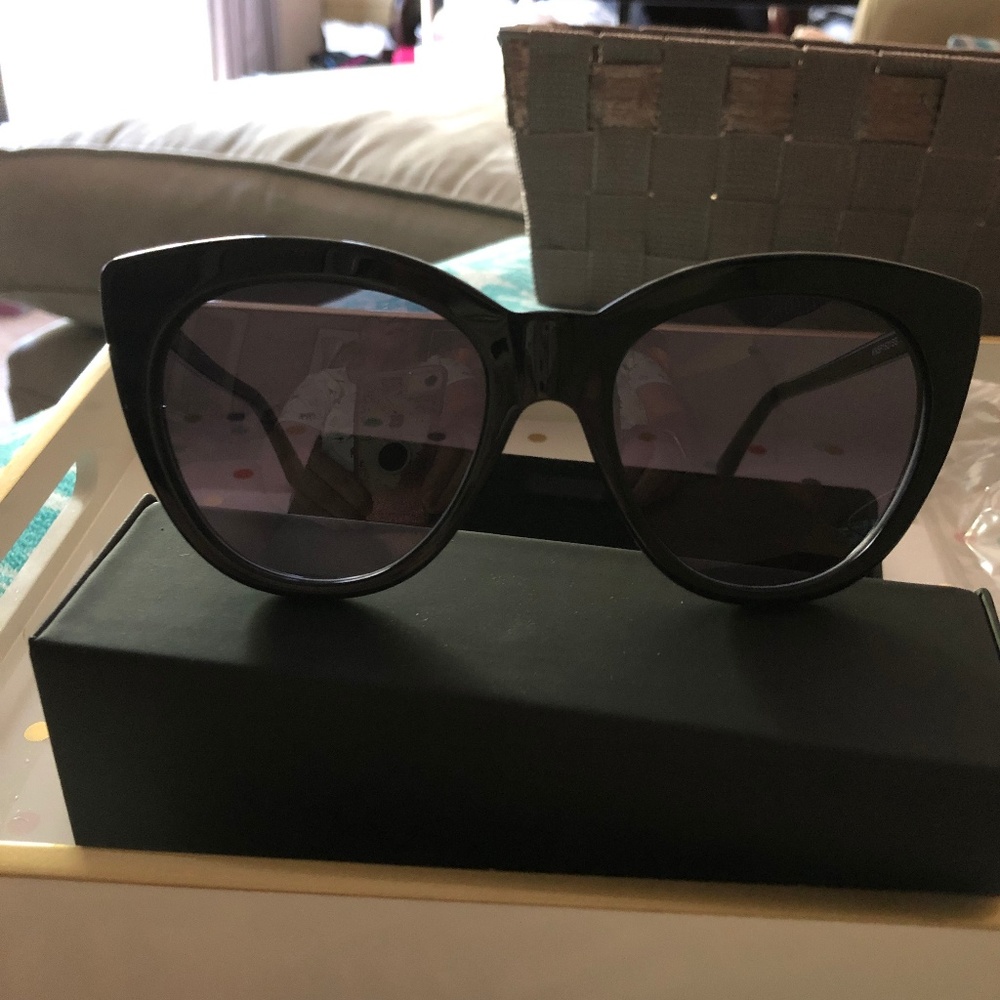 KENDALL + KYLIE SUNGLASSES NEW CAT EYE STYLE